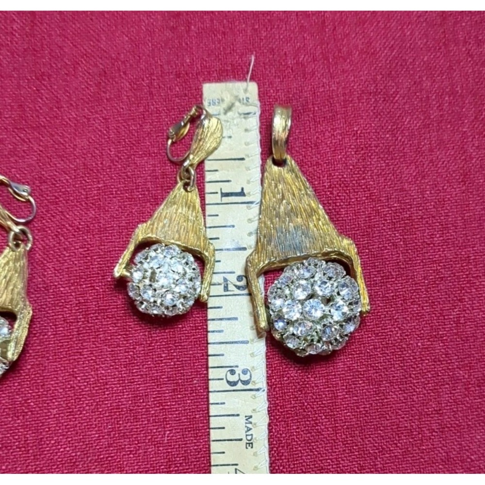 Vintage Big Bold Gold Tone Rhinestone Statement Clip On Earrings & Pendant - Picture 2 of 6